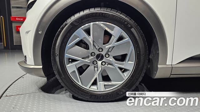 Genesis GV60 Standard, 2023 все фото