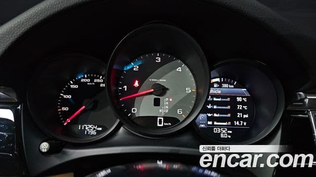 Porsche Macan 95B, 2017 8