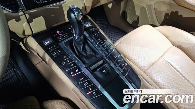 Porsche Macan 95B, 2017 9