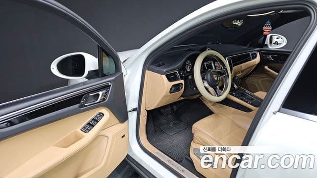 Porsche Macan 95B, 2017 10