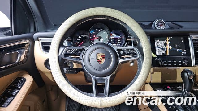 Porsche Macan 95B, 2017 15