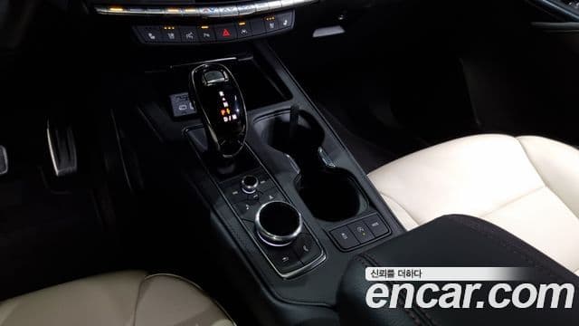 Cadillac XT4 2.0 Sport AWD, 2023 9