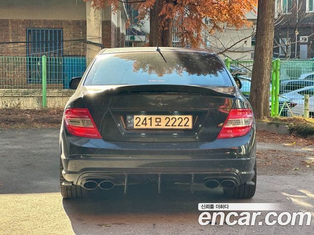 Mercedes-Benz C-класс W204 C63 AMG седан, 2009 4