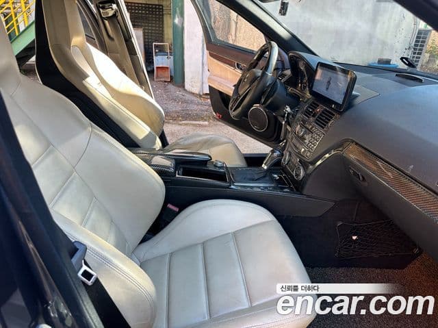 Mercedes-Benz C-класс W204 C63 AMG седан, 2009 9