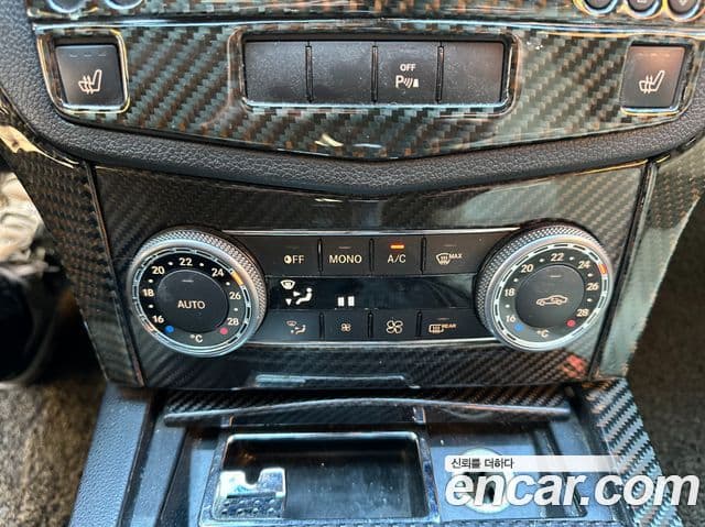 Mercedes-Benz C-класс W204 C63 AMG седан, 2009 12