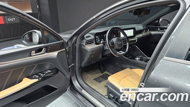 Kia K5 3세대 Signature, 2021 11