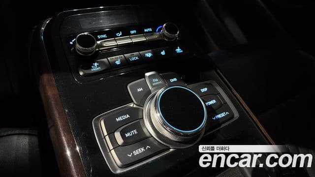 Genesis EQ900 Luxury, 2018 17