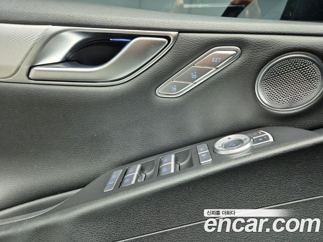 Genesis electrified G80 (RG3) e-AWD, 2022 17