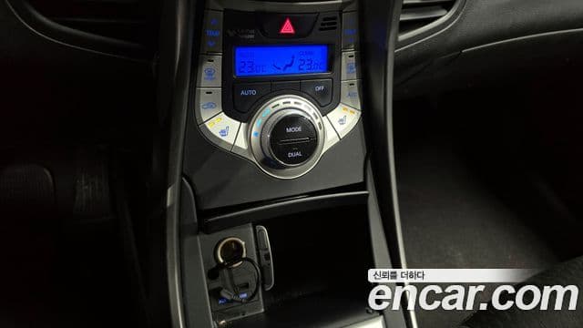 Hyundai Avante MD Luxury, 2011 16