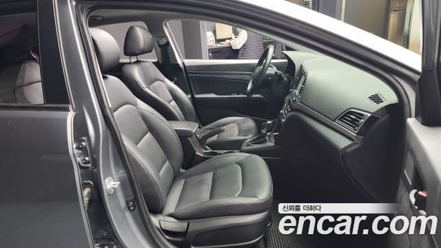 Hyundai Avante AD Modern, 2016 11