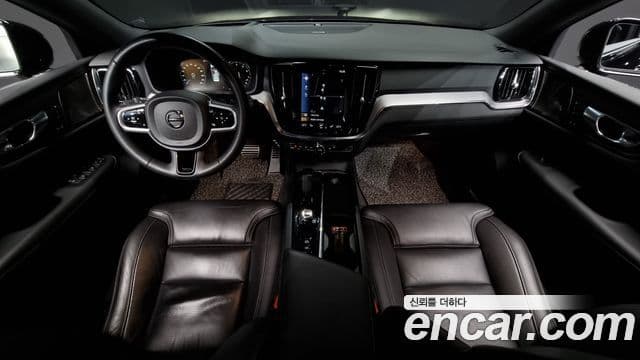 Volvo S60 3세대 B5 R-Design, 2022 7