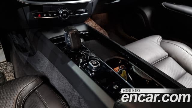 Volvo S60 3세대 B5 R-Design, 2022 9