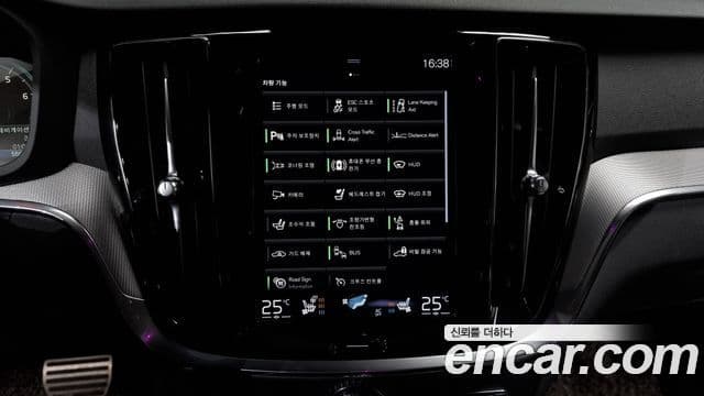 Volvo S60 3세대 B5 R-Design, 2022 16