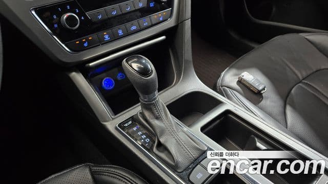 Hyundai LF Sonata Style, 2015 9