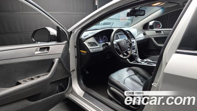 Hyundai LF Sonata Style, 2015 11