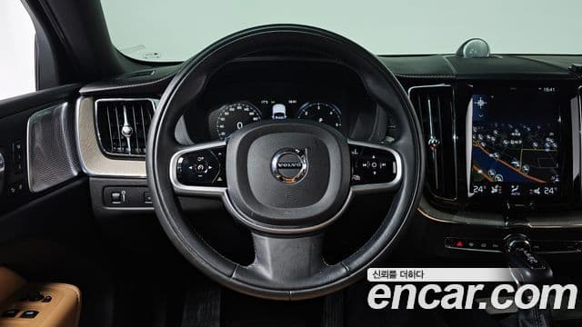 Volvo XC60 2세대 D5 Inscription, 2019 13