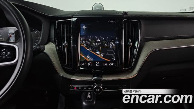 Volvo XC60 2세대 D5 Inscription, 2019 14