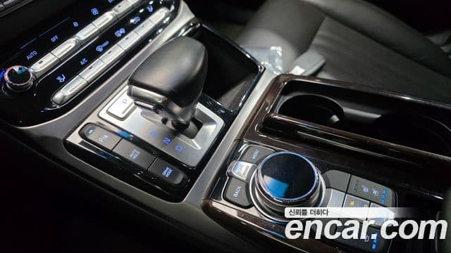 Genesis EQ900 Luxury, 2018 9