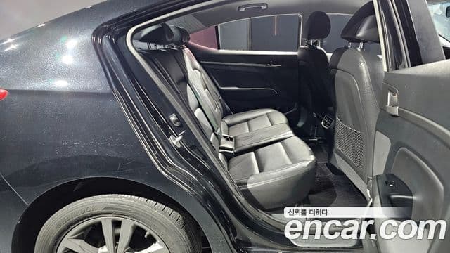 Hyundai Avante AD Modern, 2016 12