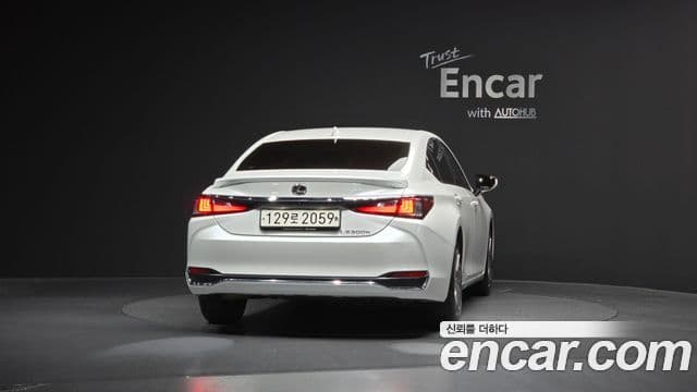 Lexus ES300h 7세대 Luxury Plus, 2023 4