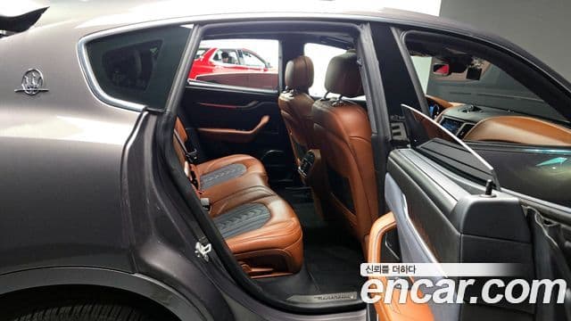 Maserati Levante 3.0 AWD GranLusso, 2020 12