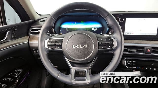 Kia K5 гибрид 3세대 Signature, 2023 13