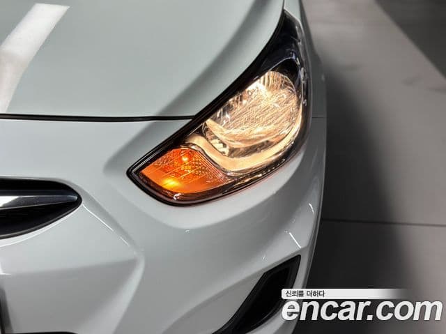 Hyundai Accent(новый кузов / новое поколение) 1.4 VVT Smart, 2015 3