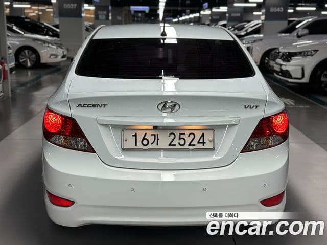 Hyundai Accent(новый кузов / новое поколение) 1.4 VVT Smart, 2015 4