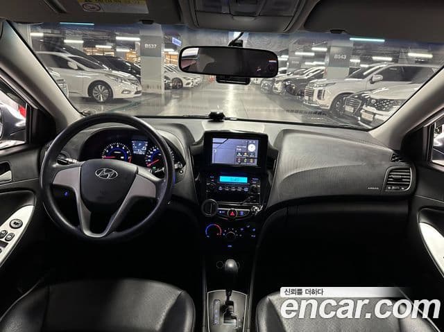 Hyundai Accent(новый кузов / новое поколение) 1.4 VVT Smart, 2015 7