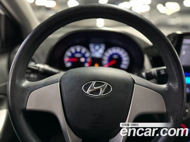 Hyundai Accent(новый кузов / новое поколение) 1.4 VVT Smart, 2015 8