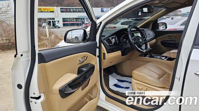 Kia All New Carnival Noblesse, 2016 10