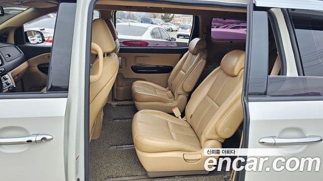 Kia All New Carnival Noblesse, 2016 11