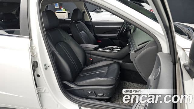 Hyundai Sonata (DN8) Premium Family, 2020 10