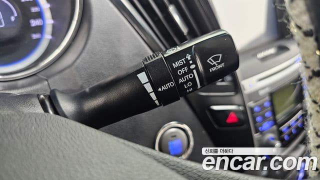 Hyundai YF Sonata Premier, 2012 18