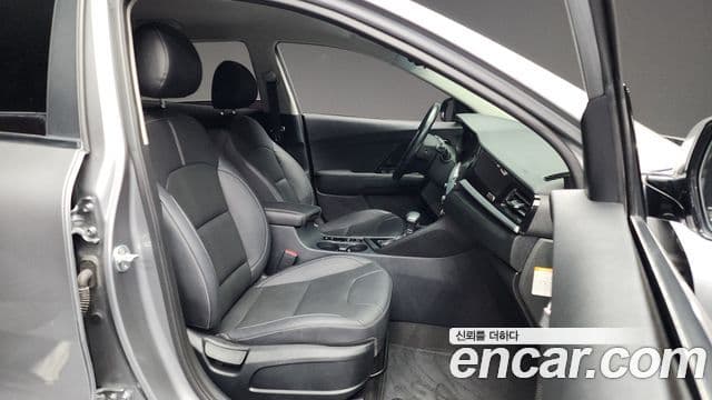 Kia The / новый New Niro Prestige, 2020 11