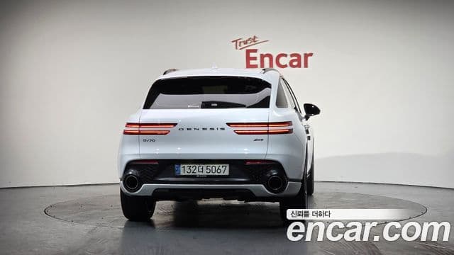 Genesis GV70, 2021 4