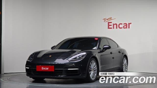 Porsche Panamera (971), 2018 1