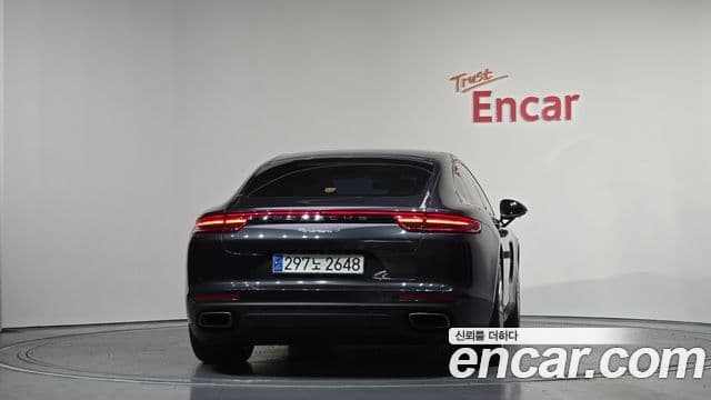 Porsche Panamera (971), 2018 4