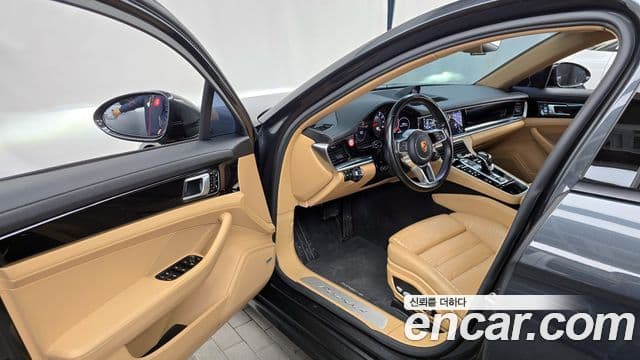 Porsche Panamera (971), 2018 10