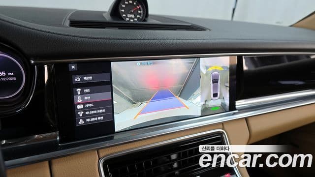 Porsche Panamera (971), 2018 15