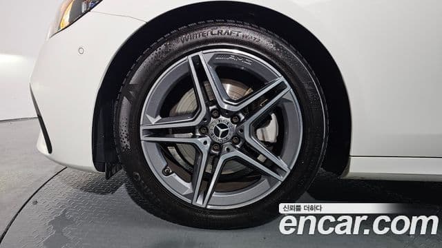 Mercedes-Benz E-класс W213 AMG Line, 2023 все фото