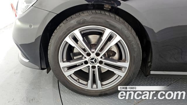 Mercedes-Benz E-класс W213 Avantgarde, 2023 все фото