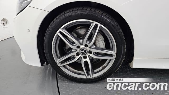 Mercedes-Benz E-класс W213 E220d кабриолет, 2018 все фото