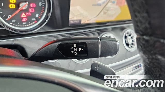 Mercedes-Benz E-класс W213 E220d кабриолет, 2018 9