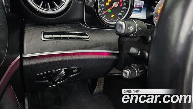 Mercedes-Benz E-класс W213 E220d кабриолет, 2018 18