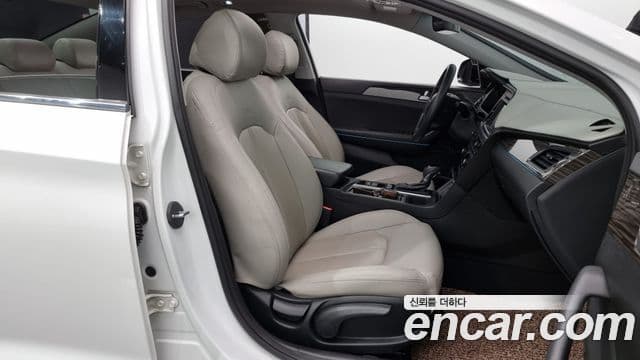 Hyundai LF Sonata LPI Smart(для людей с инвалидностью), 2015 10