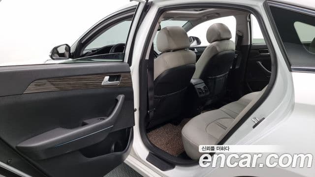 Hyundai LF Sonata LPI Smart(для людей с инвалидностью), 2015 12