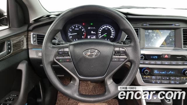 Hyundai LF Sonata LPI Smart(для людей с инвалидностью), 2015 13