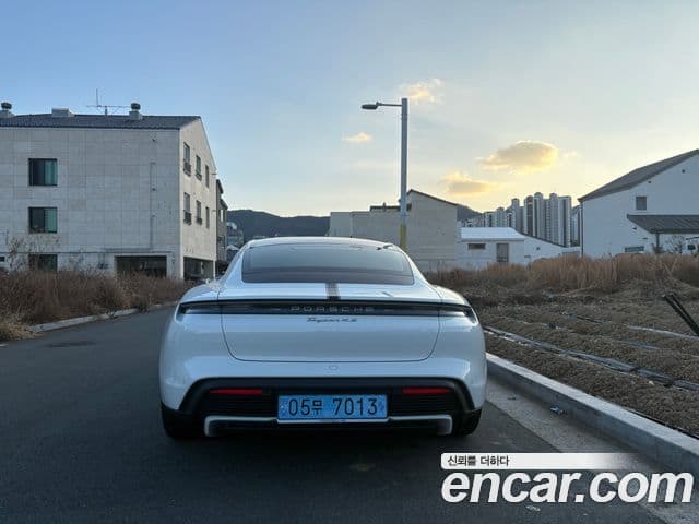 Porsche 타이칸 4S, 2025 2