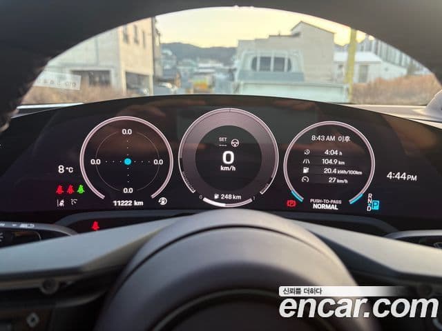 Porsche 타이칸 4S, 2025 9